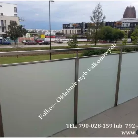 Oklejanie balkonów Warszawa-folia na szklany balkon Folie