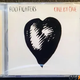 Polecam Album CD  FOO FIGHTERS -Album One by One